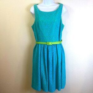 Eliza J Lace Dress cocktail dress with open back sz 8 / medium